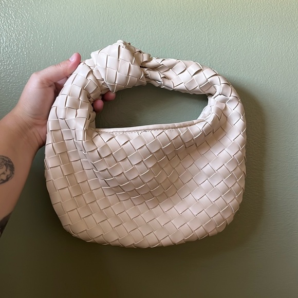 Cream woven purse - Picture 1 of 3